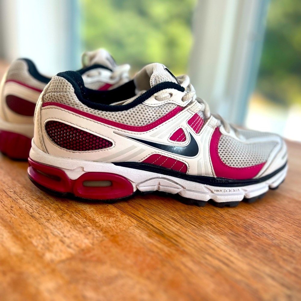 Nike Moto, size 5.5. Preowned.